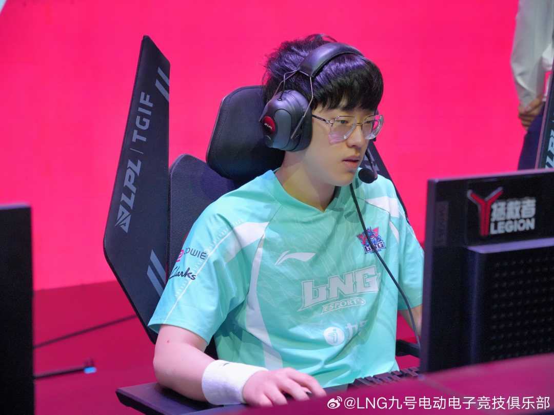 爱游戏AYX官网-晋级下一阶段引发热议！，Scout在利物浦比赛中比赛规则变更热度持续攀升的简单介绍